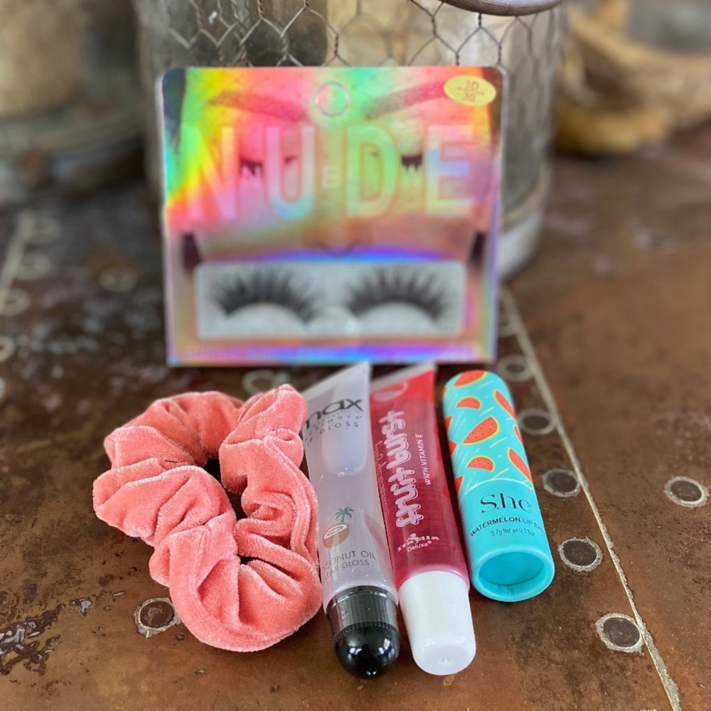 Makeup bundle!